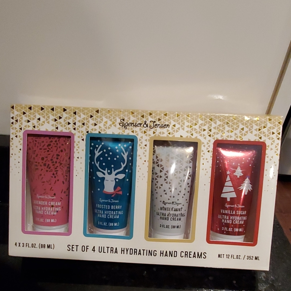 NWOT  ULTRA HYDRATING HAND CREAM